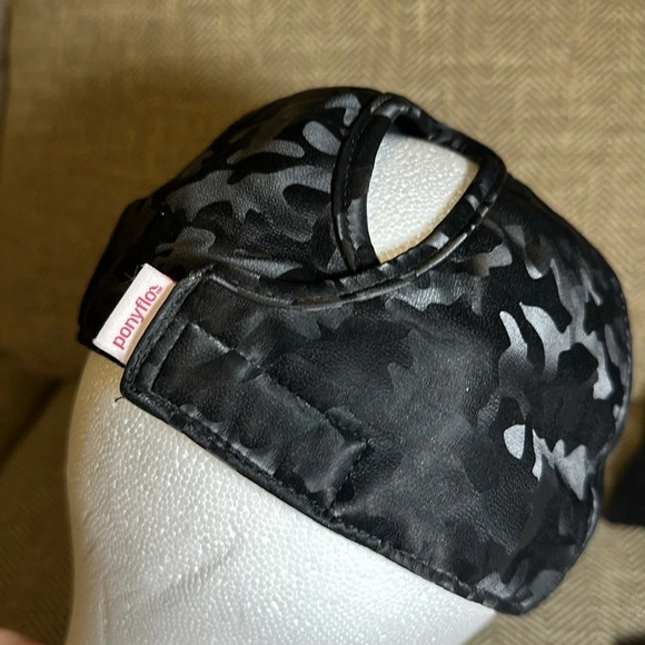Ponyflo Leopard Women’s Cap/Hat adjustable/velcro/black/polyester - Picture 4 of 10